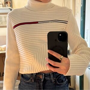Vintage 2004 Tommy Hilfigure Ribbed knit turtleneck sweater